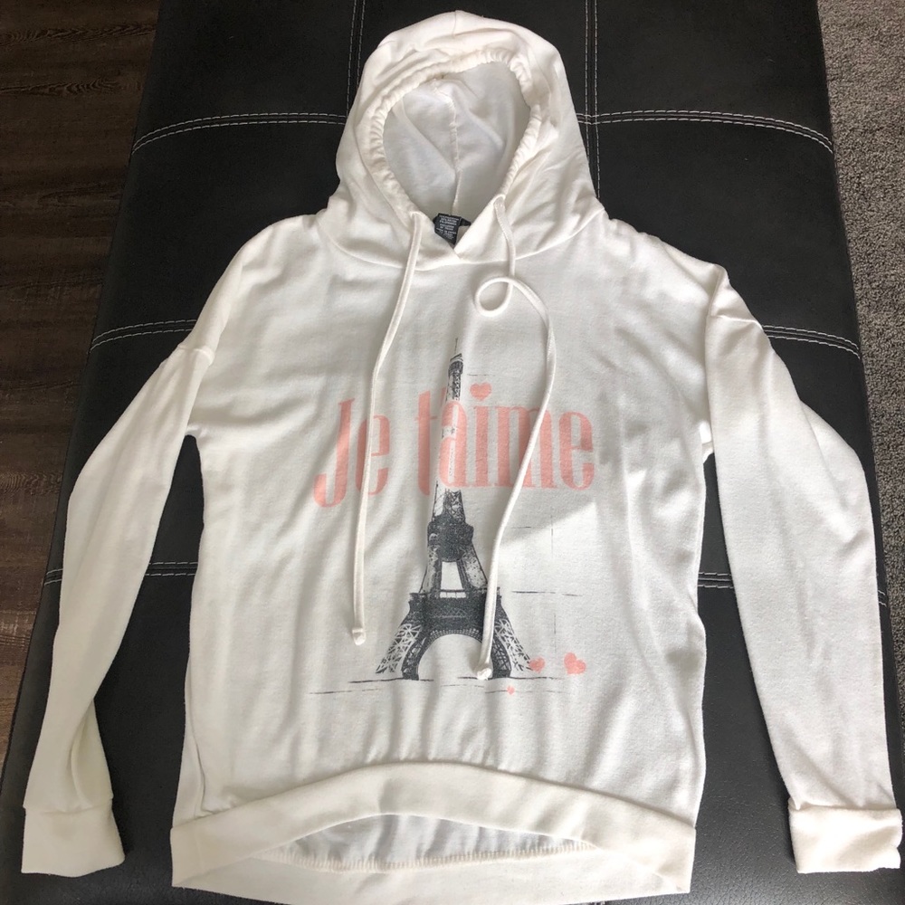 Women’s long sleeve shirt with hood.